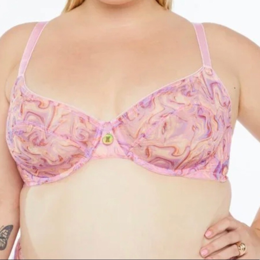NWT Savage X Fenty Pink and Purple Marble Bra